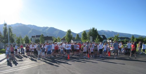 Beginning of the 5K race at the Gardens Chapel