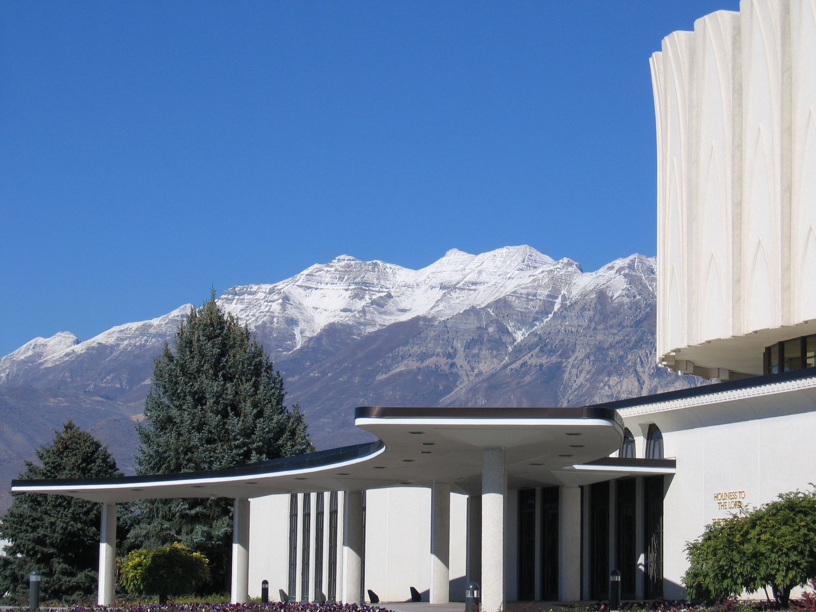 Mountains behind the Provo Temple