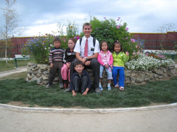 Daniel with Mongolian children.