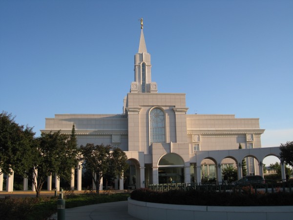 The Bountiful Temple in August 2008