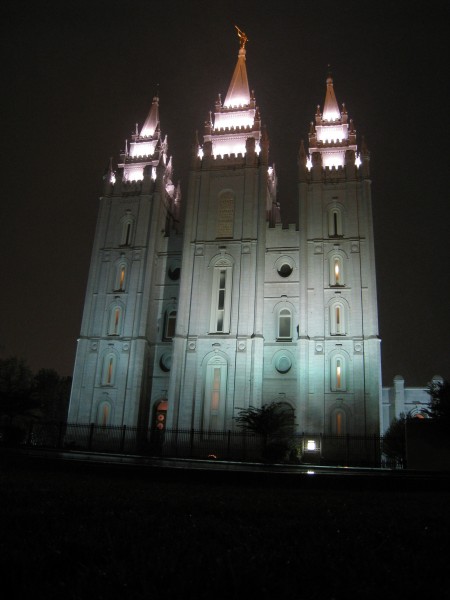 The temple features beautiful hand-painted murals on the walls of its progressive-style ordinance rooms