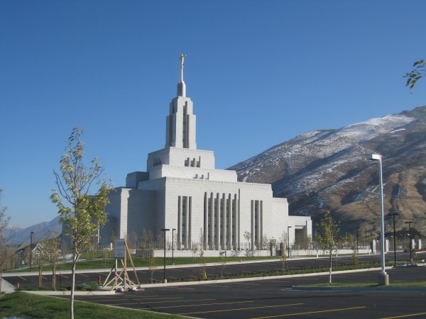 Draper temple nearing the end of construction