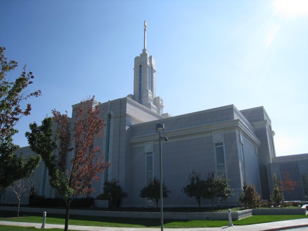 A total of 679,217 people toured the temple during the six weeks of its public open house
