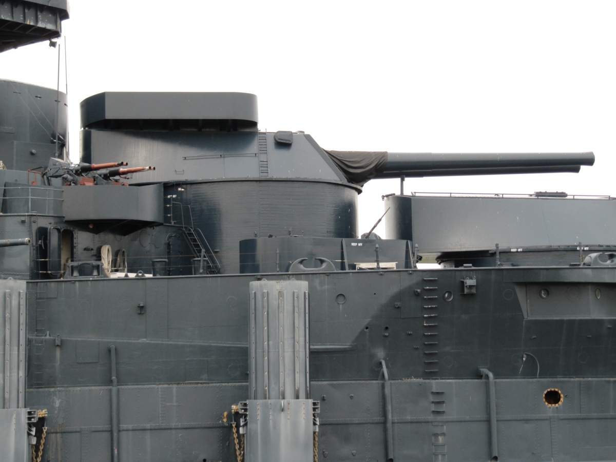 14 inch guns on the Battleship