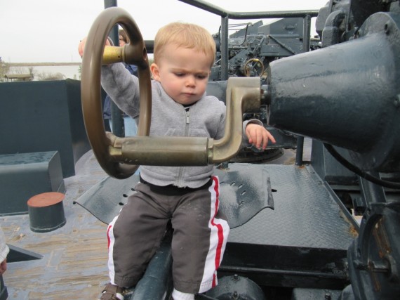 Battleship Texas Bryson operates gun