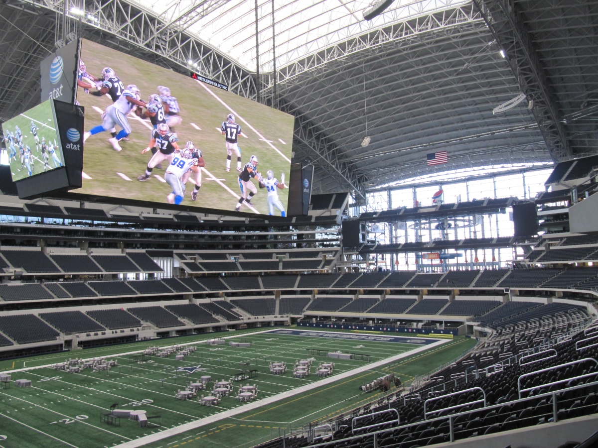 [Image: Cowboys-Stadium_big_screen.jpg]