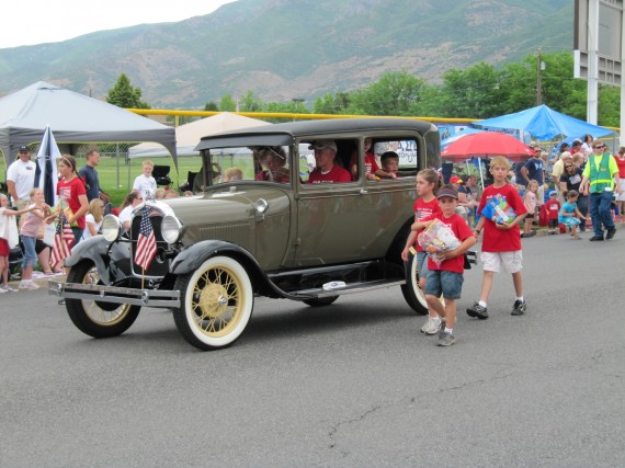 Kaysville July 4th Parade car